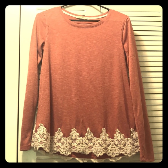 Ladies Top - Picture 1 of 3